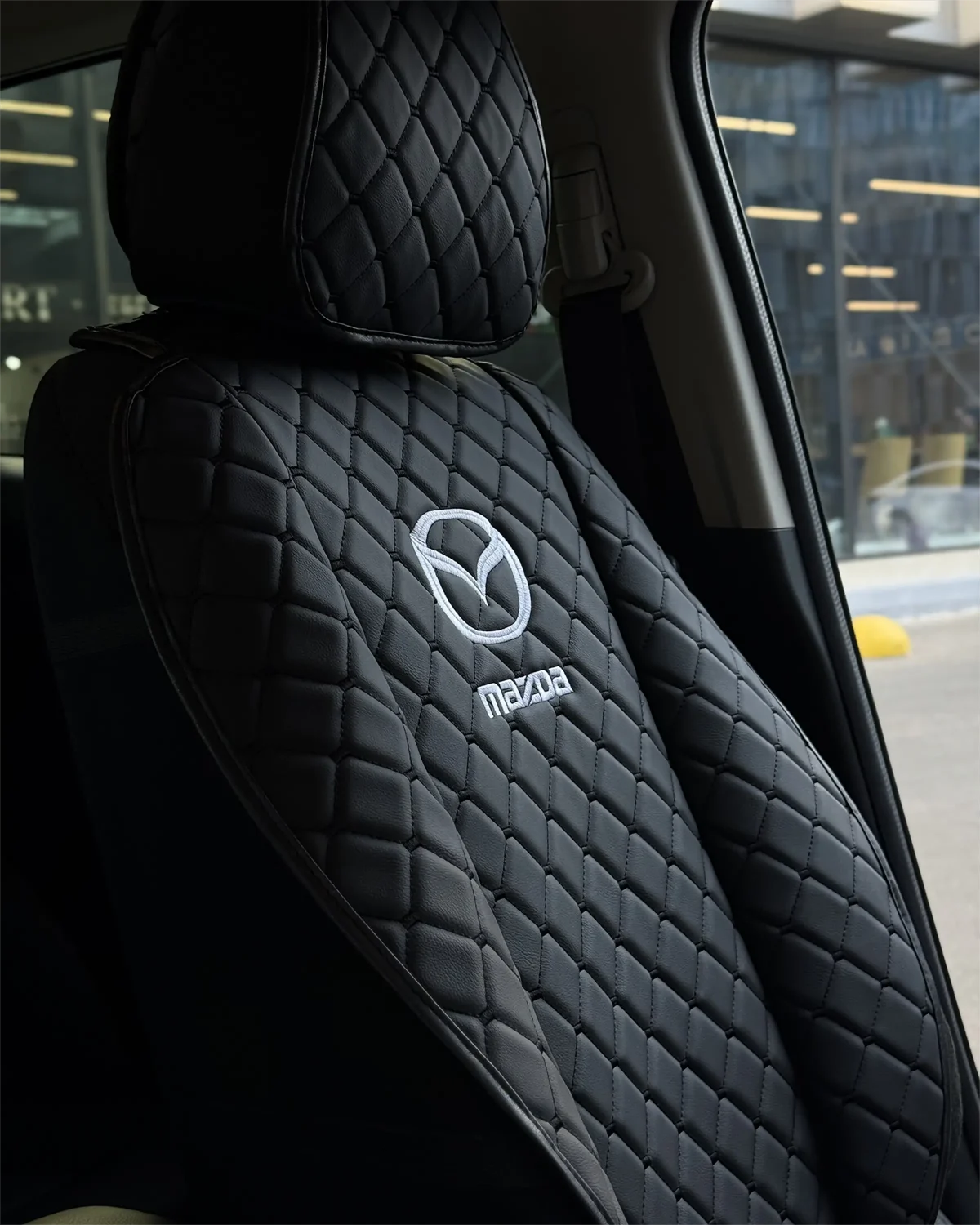 Комплект накидок на передні сидіння (чорна б/п еко шкіра) Mazda