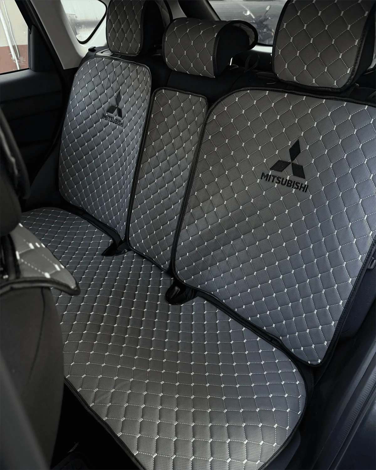 Комплект накидок на передні та задні сидіння (темно сірий еко шкіра) Mitsubishi