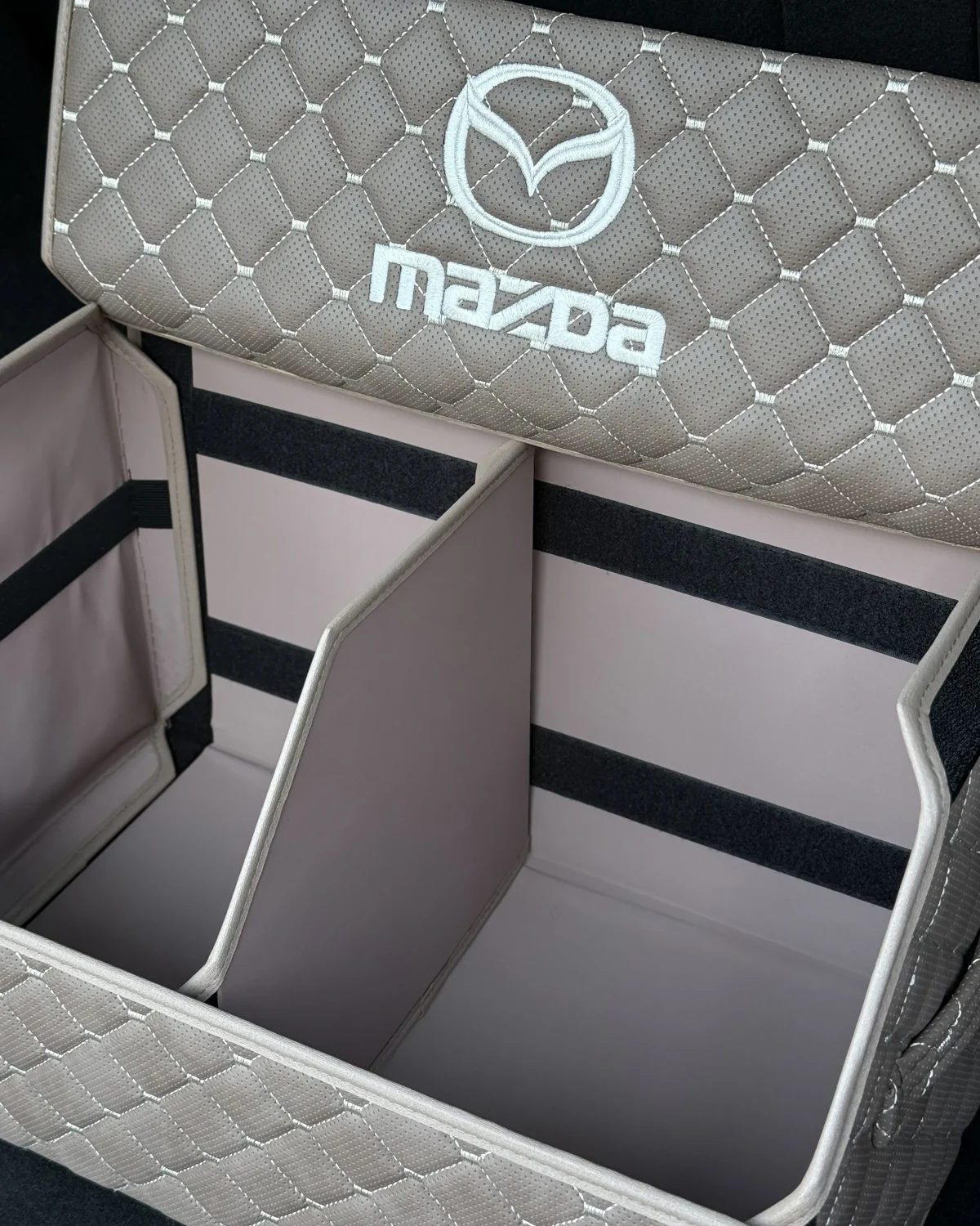 Органайзер в багажник AvtoCase M екошкіра (30/30/50) – Охра з вишивкою Mazda